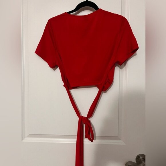 1x free crop top (NWT) ties to your liking , scrunch in front - Picture 3 of 3